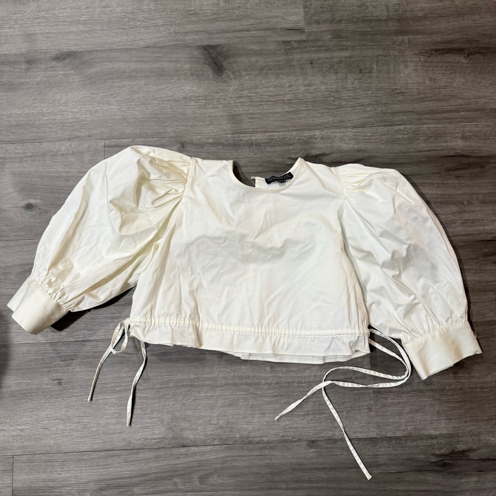 DANIELLE BERNSTEIN Cream Cropped Puff-Sleeve Drawstring Blouse